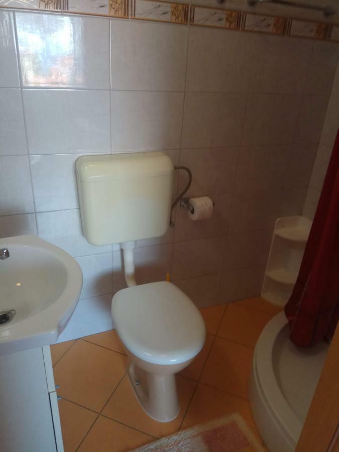 Apartmani Banic Постира Екстериор снимка